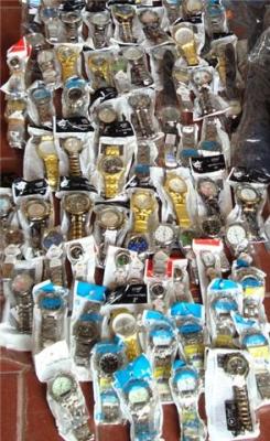 Millonario acopio de relojes, telefonía móvil y anteojos de contrabando descubre Aduanas en Aceguá