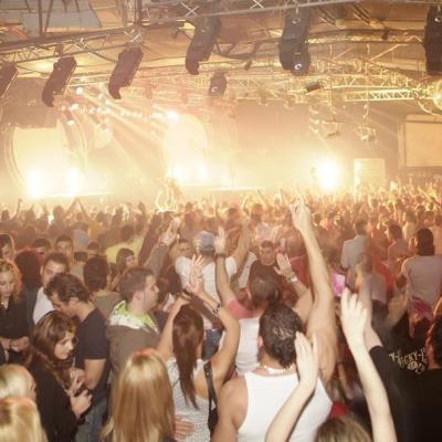 Las discotecas de España son una invitación a morir, acribillaron a otro hombre