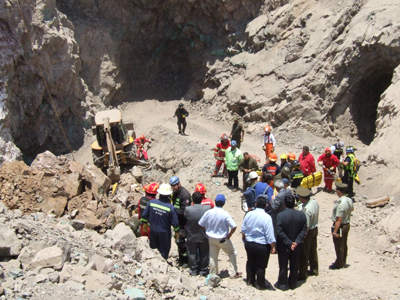 En Antofagasta dos mineros atrapados bajo 700 toneladas de roca