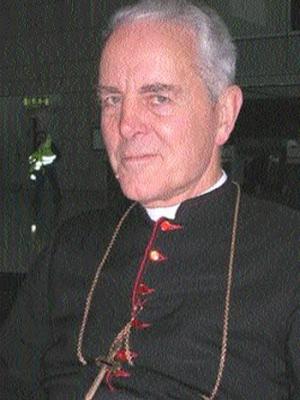 El obispo que niega el Holocausto dice que no se retractará