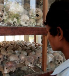 Comienza el juicio internacional al jefe torturador del Jemer Rojo en Camboya