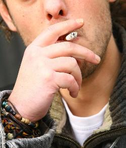 Uno de cada cuatro españoles sigue enganchado al tabaco