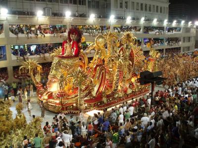 Arranca el hoy tradicional carnaval de Brasil y Lula se suma a la fiesta