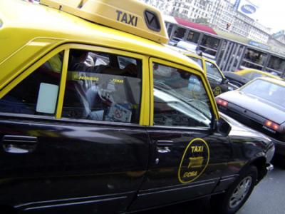 En Buenos Aires, condenan a un taxista a 24 años de prisión por violar a tres pasajeras