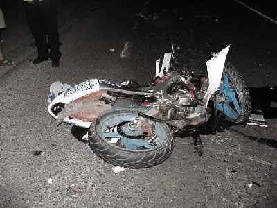 Murió una pareja al estrellar la moto en la que viajaba contra un taxi en Belvedere