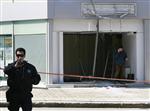Explota una bomba casera a las puertas de un Citibank en Atenas