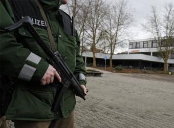 Un joven armado y uniformado causa una matanza en un colegio de Alemania