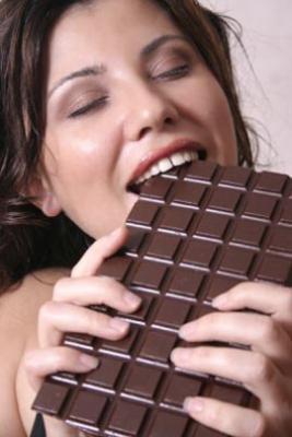 Un médico propone gravar el chocolate para combatir la obesidad en Reino Unido