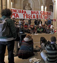 Los estudiantes ocupan tres facultades en Barcelona