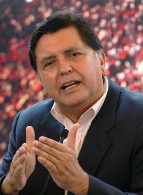 Decae aprobación ciudadana a presidente de Perú, Alan García