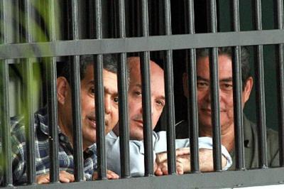 En Venezuela condenan a 30 años de prisión a cuatro comisarios y otros tres policías