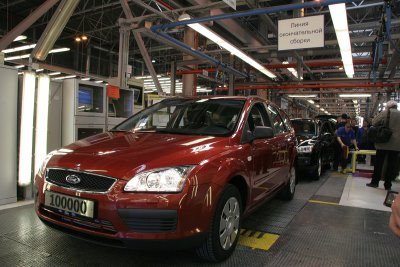 Ford redujo 10 mil millones de dólares su deuda y quedó al frente de la industria automotriz