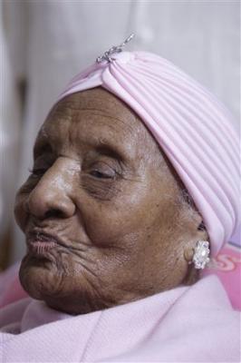 La mujer más anciana del mundo cumple 115 años con un saludo de Obama