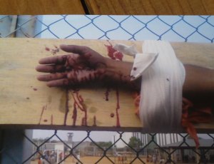 Dos reclusos se crucifican en penal de Chiapas, México