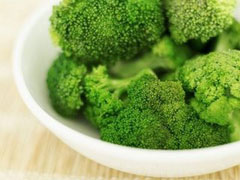 El brócoli podría mantener a raya las enfermedades del estómago