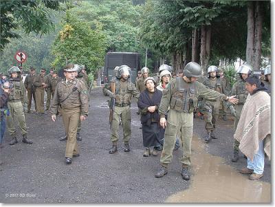 En Chile, detienen a siete comuneros mapuches por atentado a fiscal