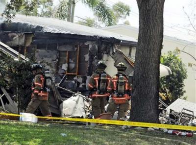 Murió el piloto de la avioneta que cayó sobre una casa en Florida