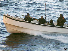 Liberan a 20 rehenes que tenían en su poder los piratas somalíes