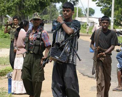 Sri Lanka: 28 civiles muertos en combates entre soldados y Tigres del Tamil