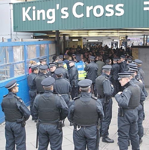 ¿Error?..Liberan a nueve hombres detenidos en redadas antiterroristas en Inglaterra