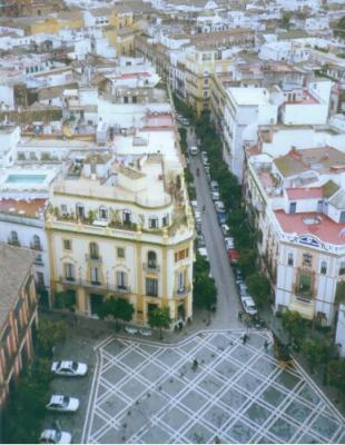 Sevilla: detienen a un maestro jubilado por acosar a más de 200 menores por Internet