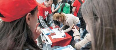España: recogen más de 200 mil firmas contra el aborto