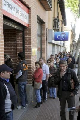 Tres de cada cuatro españoles ven mal la situación económica
