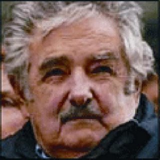 Uruguay: el tupamaro Mujica se rodeó de 700 expertos para distribuir conocimiento en el pueblo