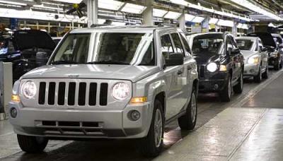 Chrysler forzada a declarar la quiebra, firma alianza con Fiat