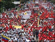 BBC en Caracas: los dos mundos paralelos que conviven en Venezuela no descansaron el Día del Trabajador
