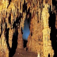 Descubren en Vietnam la cueva más grande del mundo