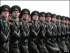 Rusos sin dinero para uniformes