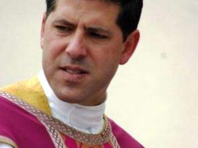 Escándalo en clero de Miami: el Padre Alberto Cutié se quedó sin parroquia y sin programa radial