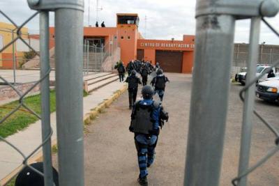 Grupo armado libera más de 50 reos de prisión mexicana