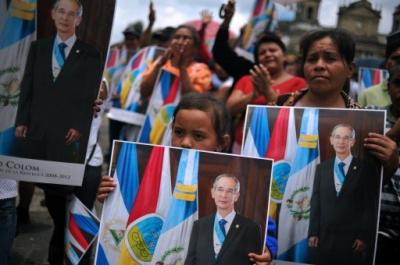 Denuncian presiones para que apoyen al presidente de Guatemala acusado del crimen de un abogado