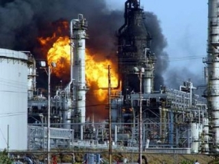 EEUU: Explosión en refinería en río Delaware