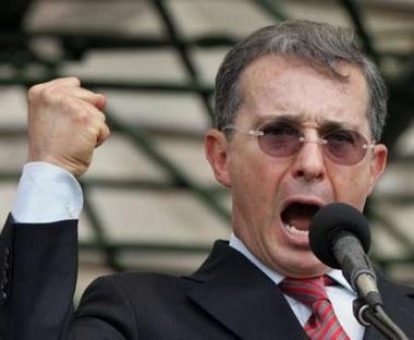 En Colombia Uribe va por la tercera: el senado aprueba referéndum sobre reelección