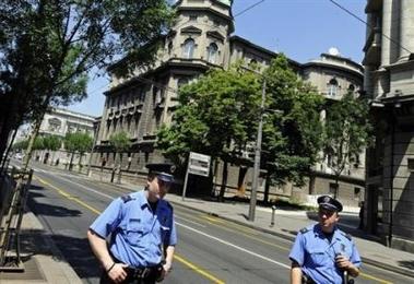 Un hombre irrumpe en la Presidencia serbia con dos granadas