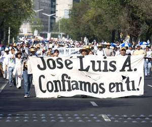 México: Marchan en apoyo de alcaldes vinculados con narcotraficantes