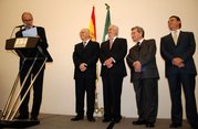 Empresarios mexicanos son galardonados por España con la Orden Isabel la Católica