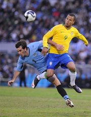 Brasil, Chile y Argentina aceleran en la carrera al Mundial de 2010