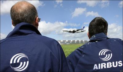 Brasil y Francia rescatan 17 cuerpos de los pasajeros del Airbus