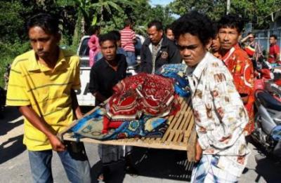 Masacre en mezquita de Tailandia: 12 muertos y 11 heridos