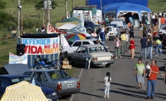 Por elecciones podrían levantar bloqueo del puente que une Uruguay y Argentina