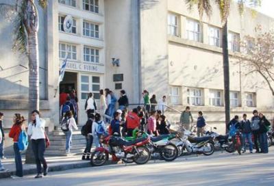 Uruguay: sin clases hoy en los liceos de todo el país