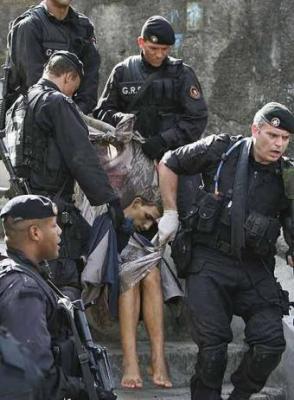 Siete muertos deja tiroteo entre policías y narcotraficantes en favela de Río de Janeiro