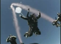 Bush padre se lanzó en paracaídas para festejar sus 85 años