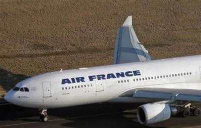 Sospechan que el avión de Air France se partió en el aire