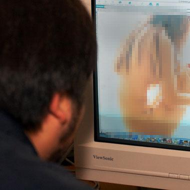 Cádiz: 'ciberacosador' chantajeó a 250 mujeres y menores a cambio de material pornográfico