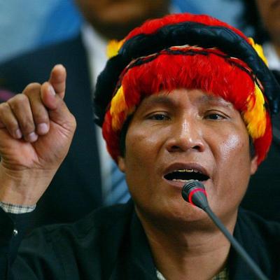 Gobierno de Perú da marcha atrás con leyes de la selva y otorga salvoconducto al líder indígena